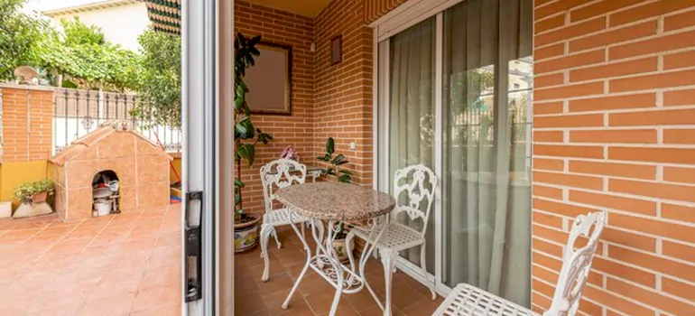 Adding Porch Enclosures To Your Home in Welland, Ontario