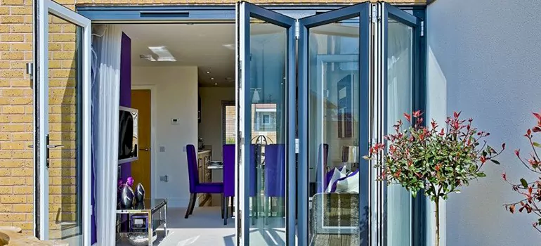 Commercial Door Glass Repair in Welland, ON