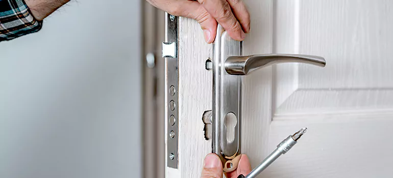Front Door Knob Repair in Welland, ON